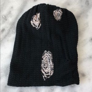 Lauren Moshi Roses beanie